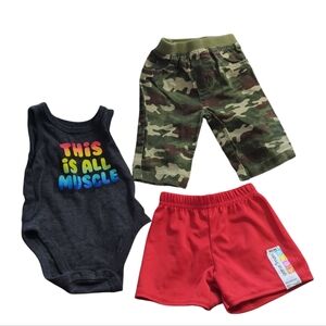 Garanimals 3pc Bundle Bodysuit, Camo Pants, And Red Shorts Size 0-3 Months.